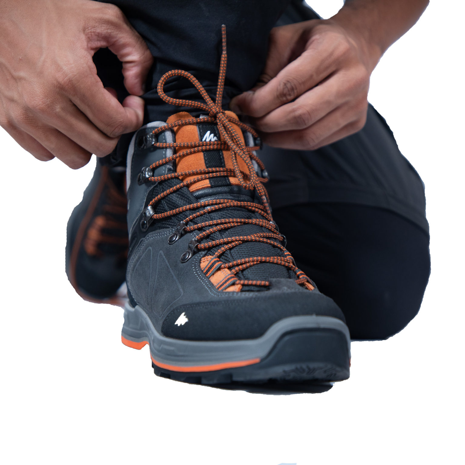 Indiahikes-Rental-Trekking-Shoes-Quechua-Trek100-Laces